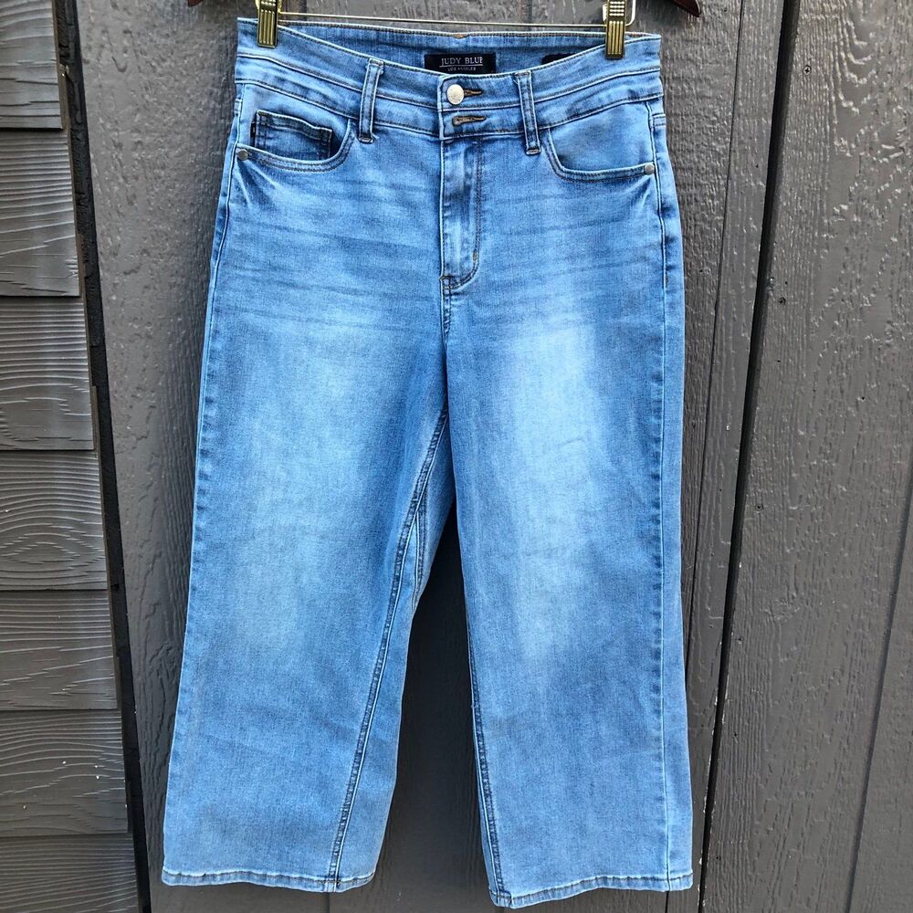 Judy Blue Women's Cropped Wide crop Jeans Light Wash Size 9/29